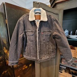 NWT Levi's Grey Shearling Trucker Jacket Size M